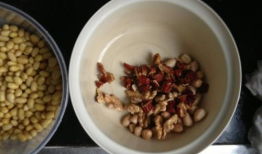 黄豆花生核桃芝麻豆浆,黄豆、花生、核桃、芝麻豆浆的完美融合